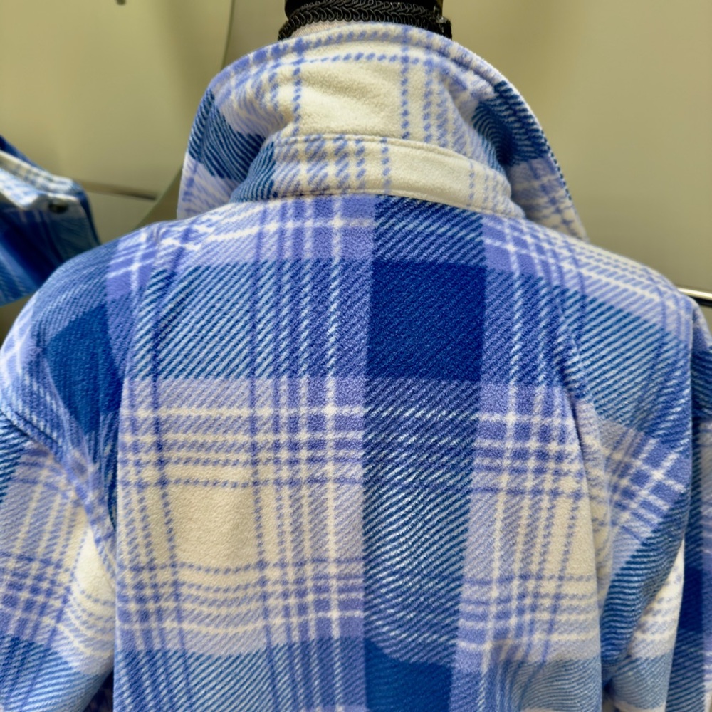 Eddie Bauer Blue and White super soft Plaid Button-Up Shirt/Jacket, size Large - Picture 2 of 7